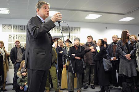 Dr. Thomas Goppel bei der Ausstellungseröffnung